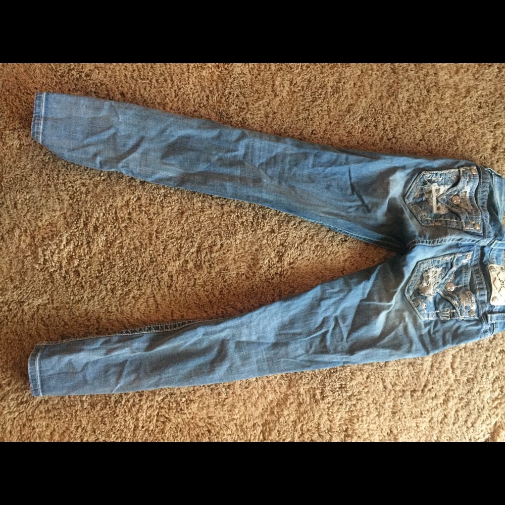 Low rise miss me jeans